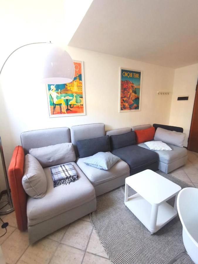 Old Town Apartment With Terrace - Live Love Lake Peschiera del Garda Zewnętrze zdjęcie