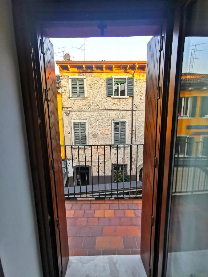 Old Town Apartment With Terrace - Live Love Lake Peschiera del Garda Zewnętrze zdjęcie