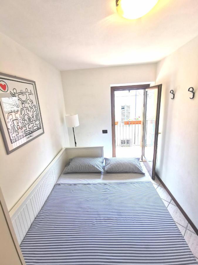 Old Town Apartment With Terrace - Live Love Lake Peschiera del Garda Zewnętrze zdjęcie