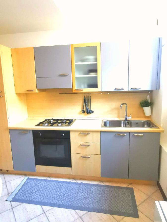 Old Town Apartment With Terrace - Live Love Lake Peschiera del Garda Zewnętrze zdjęcie