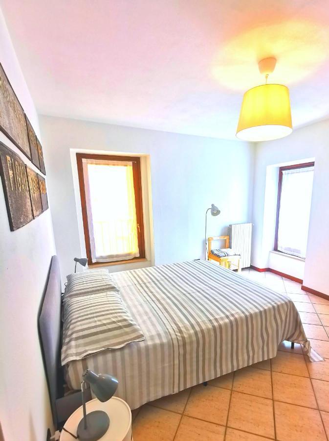 Old Town Apartment With Terrace - Live Love Lake Peschiera del Garda Zewnętrze zdjęcie