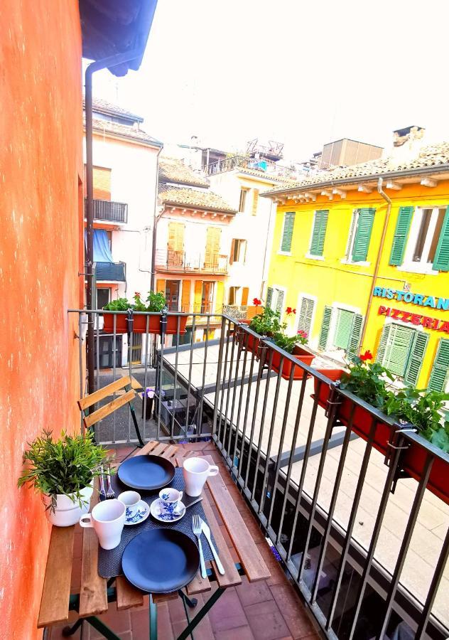 Old Town Apartment With Terrace - Live Love Lake Peschiera del Garda Zewnętrze zdjęcie