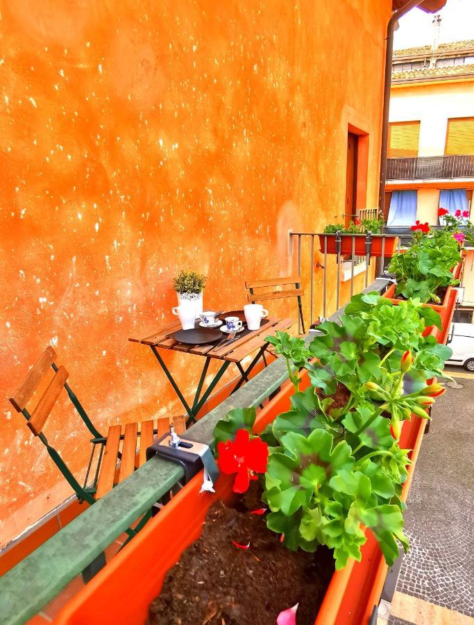 Old Town Apartment With Terrace - Live Love Lake Peschiera del Garda Zewnętrze zdjęcie