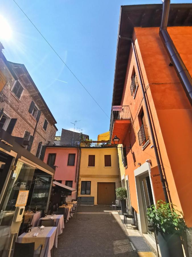 Old Town Apartment With Terrace - Live Love Lake Peschiera del Garda Zewnętrze zdjęcie