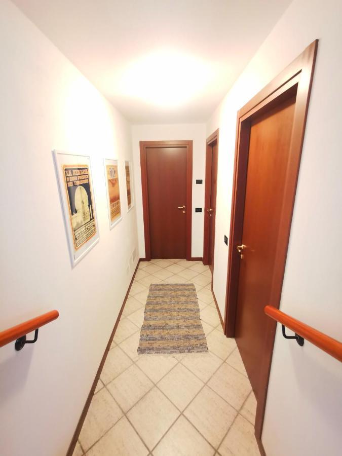 Old Town Apartment With Terrace - Live Love Lake Peschiera del Garda Zewnętrze zdjęcie