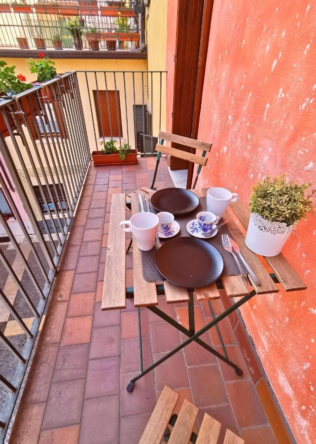 Old Town Apartment With Terrace - Live Love Lake Peschiera del Garda Zewnętrze zdjęcie