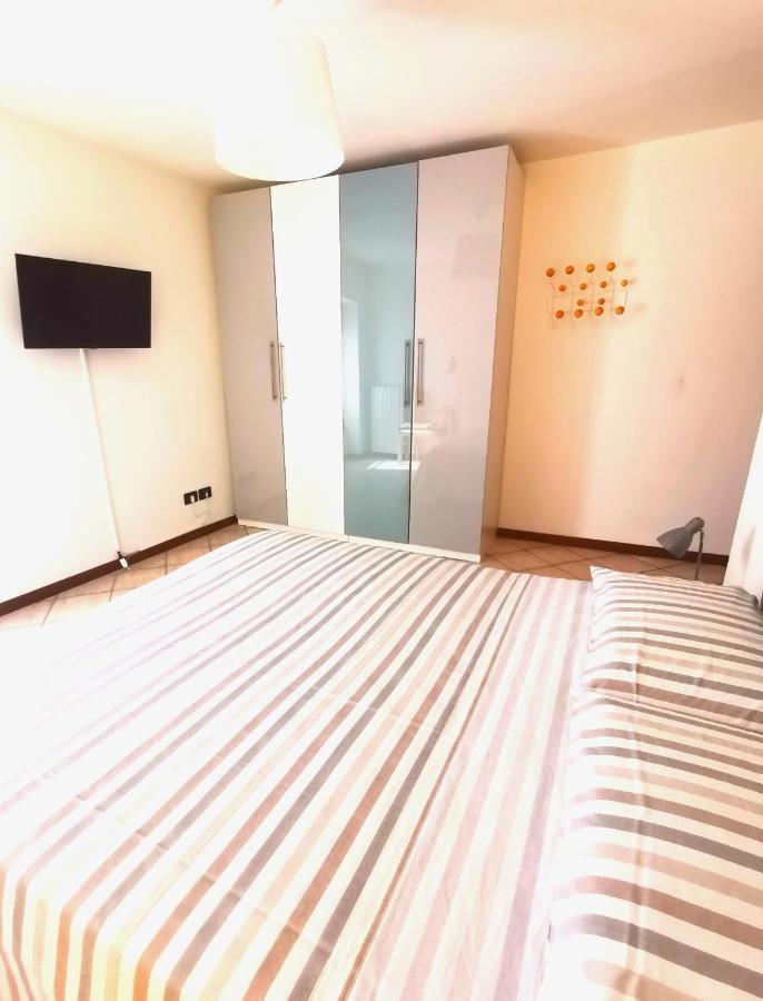 Old Town Apartment With Terrace - Live Love Lake Peschiera del Garda Zewnętrze zdjęcie