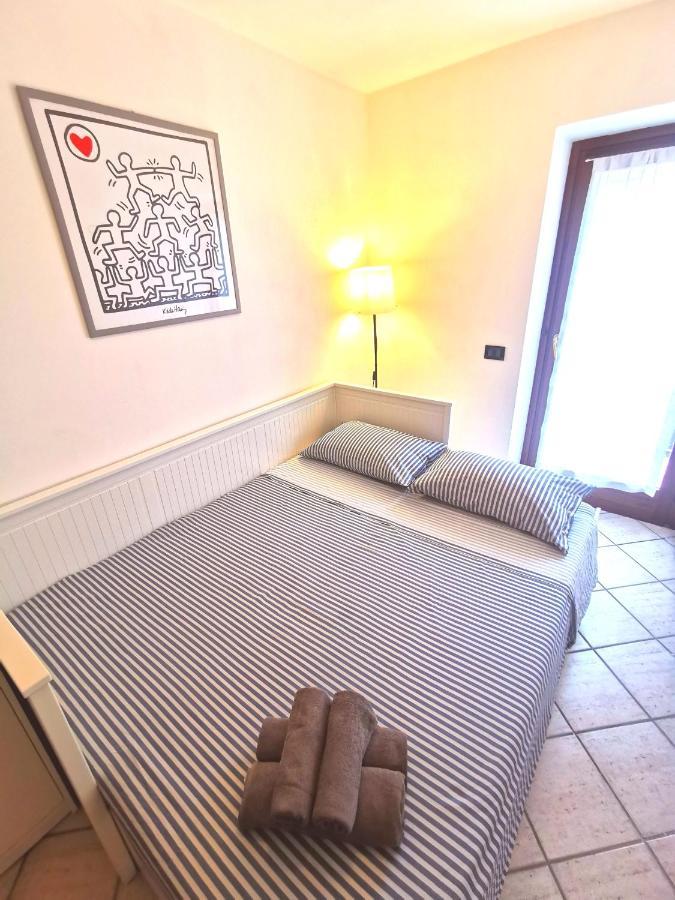 Old Town Apartment With Terrace - Live Love Lake Peschiera del Garda Zewnętrze zdjęcie