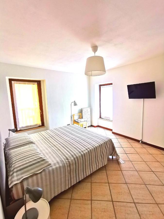 Old Town Apartment With Terrace - Live Love Lake Peschiera del Garda Zewnętrze zdjęcie