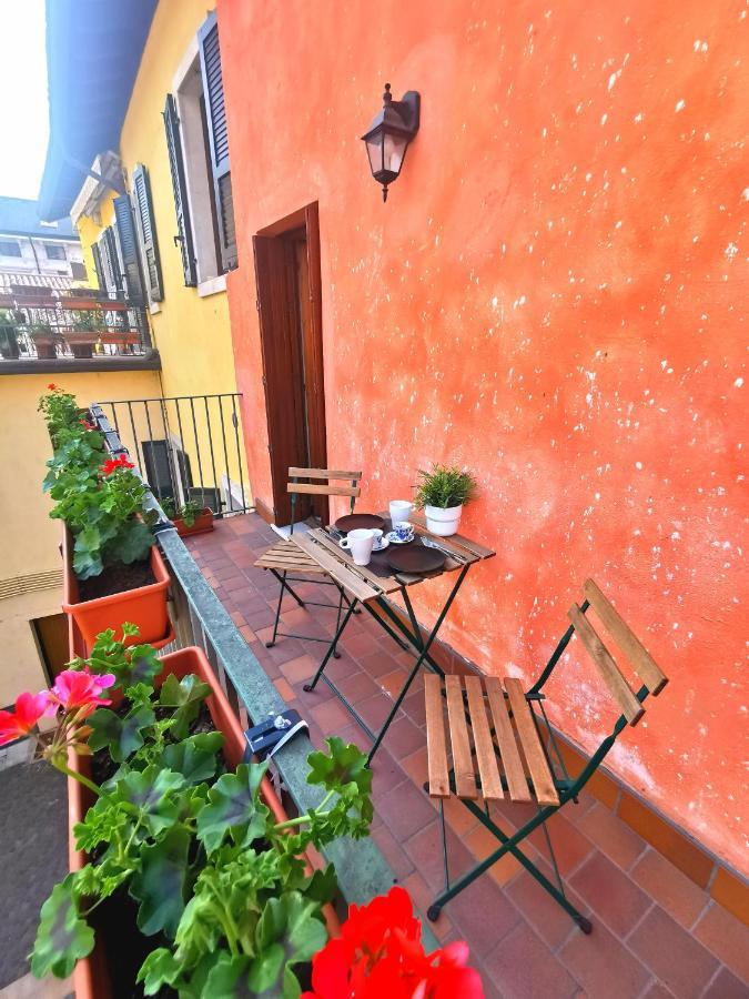 Old Town Apartment With Terrace - Live Love Lake Peschiera del Garda Zewnętrze zdjęcie
